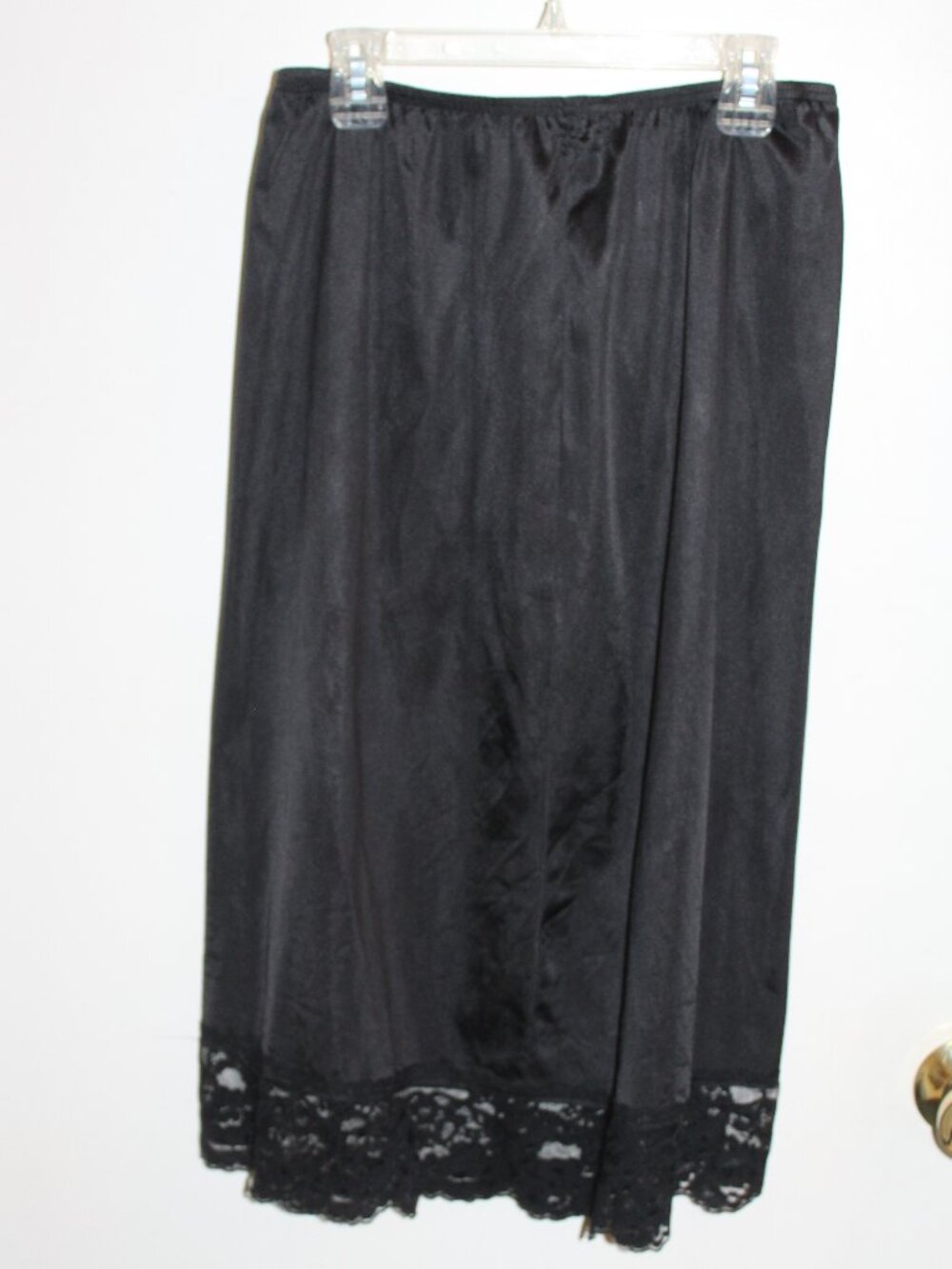 Vassarette Women's Slip Skirt Size L Black Nylon Lace Trim 28"